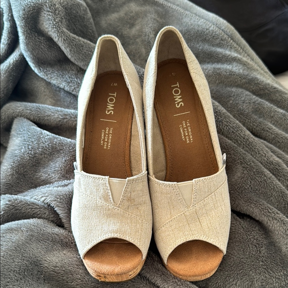 TOMS Women's Cream Peep Toe Shoes
